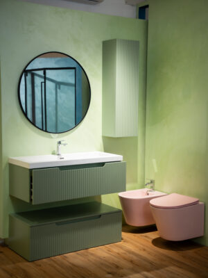 Mobile bagno sospeso ROMA con lavabo in resina e laccatura effetto legno | Arredo bagno moderno
