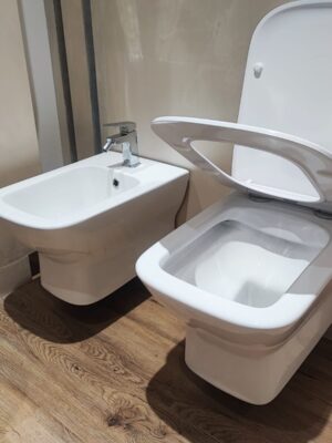 Set sanitari in ceramica DAILY | WC e bidet filo muro