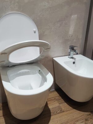 Set sanitari in ceramica ARMONIA | WC e bidet filo muro