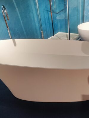 Vasca freestanding RELAX dal design avvolgente per il comfort quotidiano | Comfort e design per il bagno
