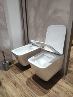 Set sanitari in ceramica ESSENZA | WC e bidet filo muro