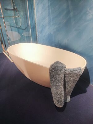 Vasca freestanding ONDA dalle forme morbide e contemporanee | Comfort e design per il bagno